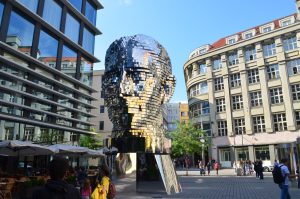 Cabeza de Kafka por David Černý